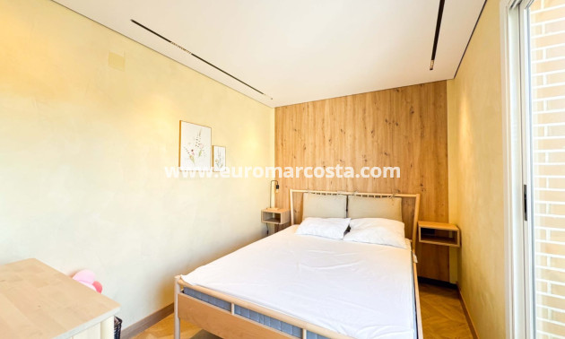 Sale - Ático Dúplex - Guardamar del Segura