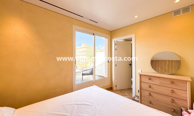 Sale - Ático Dúplex - Guardamar del Segura