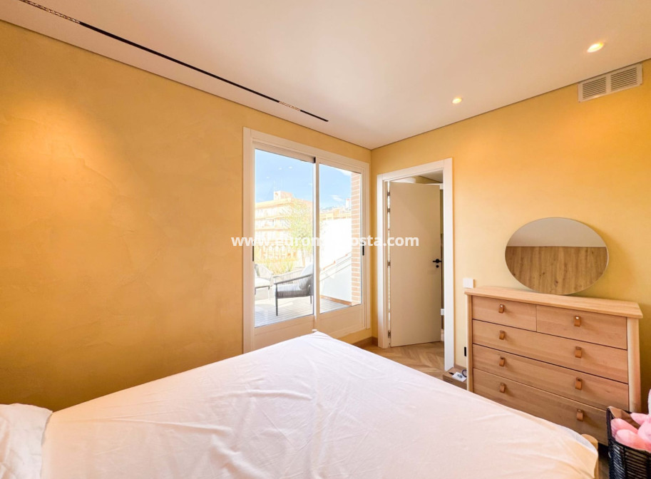 Sale - Ático Dúplex - Guardamar del Segura