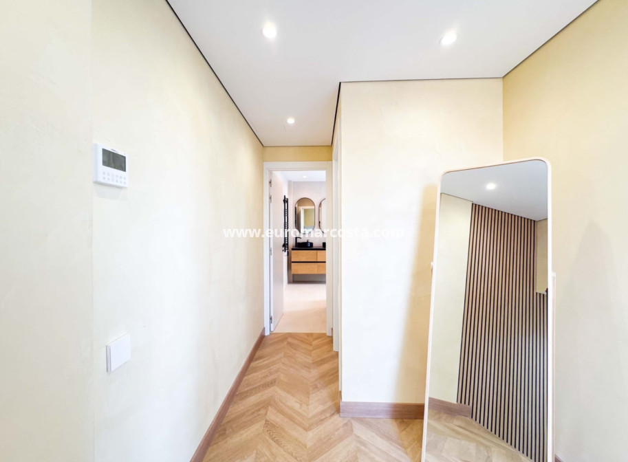 Sale - Ático Dúplex - Guardamar del Segura