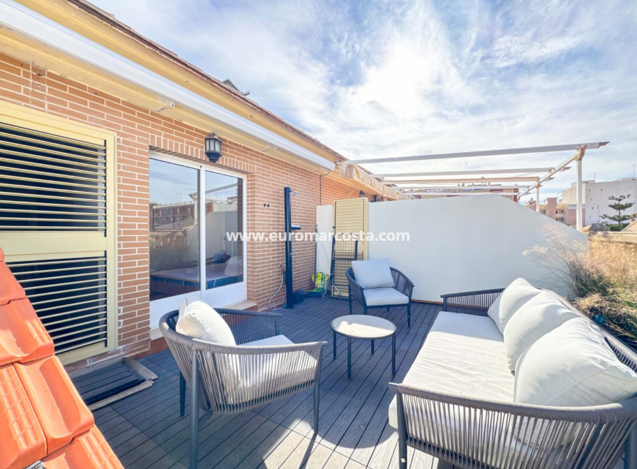 Sale - Ático Dúplex - Guardamar del Segura