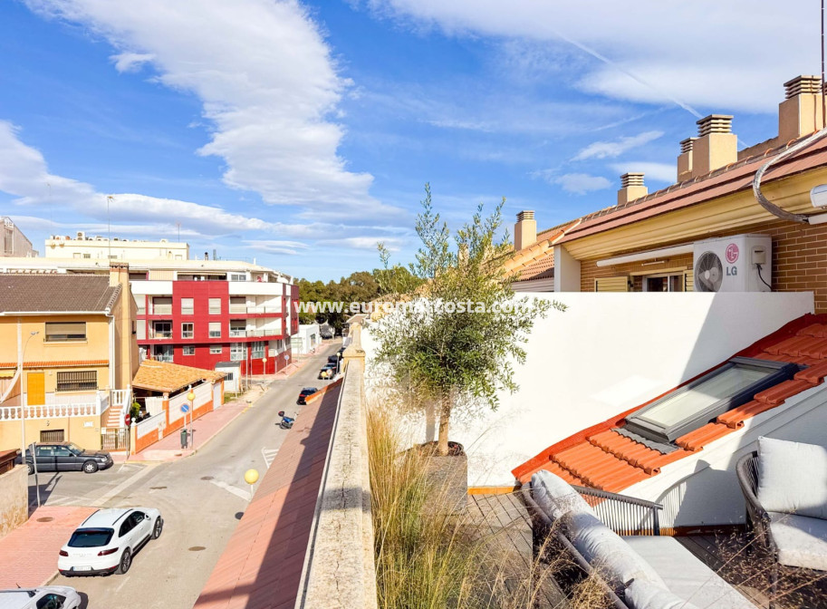 Sale - Ático Dúplex - Guardamar del Segura