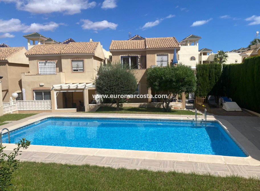 Sale - Villa - Orihuela Costa