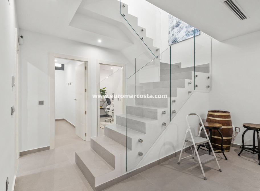 Sale - Villa - Algorfa