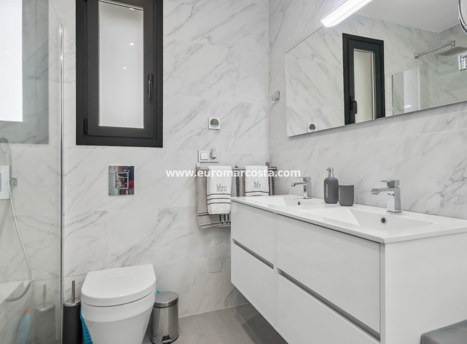 Sale - Villa - Algorfa