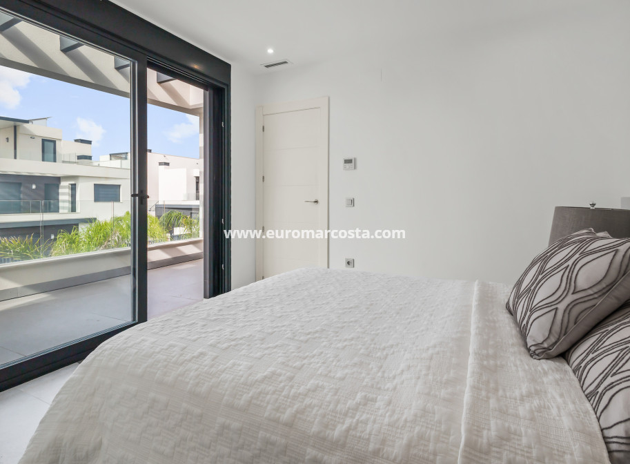 Sale - Villa - Algorfa