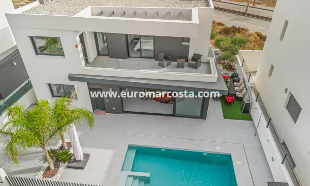 Sale - Villa - Algorfa