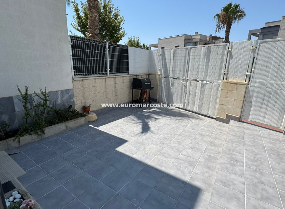 Objekte zum Wiederverkauf - Bungalow - Torrevieja - TORREVIEJA