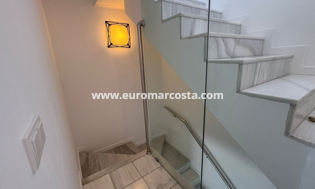 Objekte zum Wiederverkauf - Bungalow - Torrevieja - TORREVIEJA