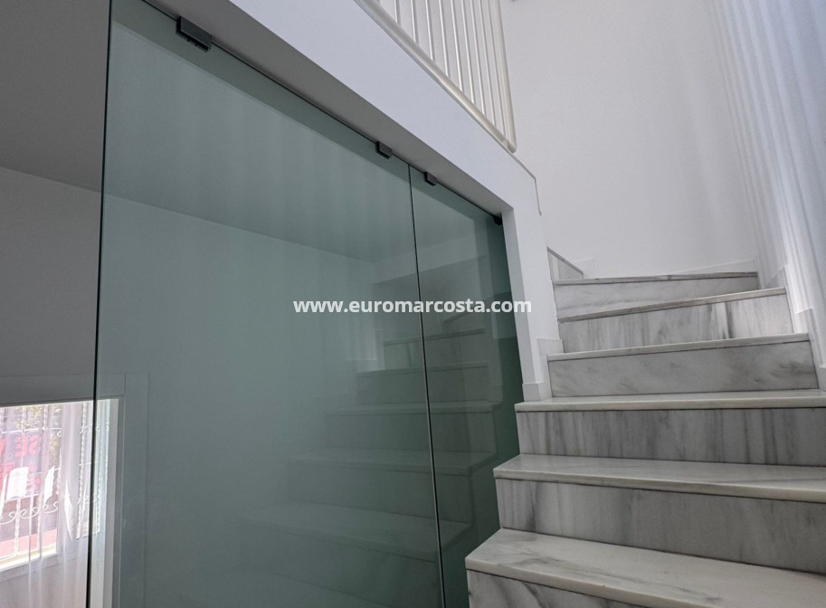 Objekte zum Wiederverkauf - Bungalow - Torrevieja - TORREVIEJA