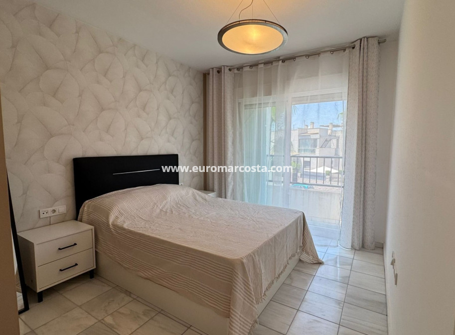 Objekte zum Wiederverkauf - Bungalow - Torrevieja - TORREVIEJA