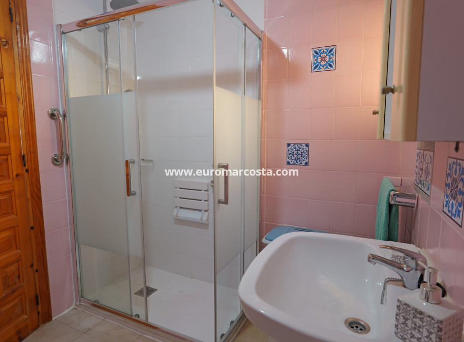 Objekte zum Wiederverkauf - Villa freitstehend - La Siesta - El Salado - Torreta - La Siesta