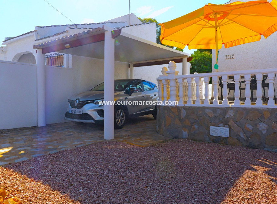 Sale - Villa - Torrevieja - Urbanización San Luis