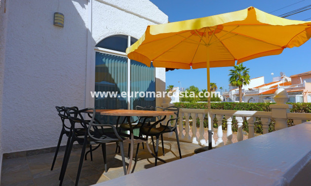 Sale - Villa - Torrevieja - Urbanización San Luis
