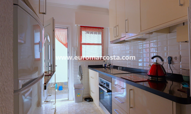 Sale - Villa - Torrevieja - Urbanización San Luis