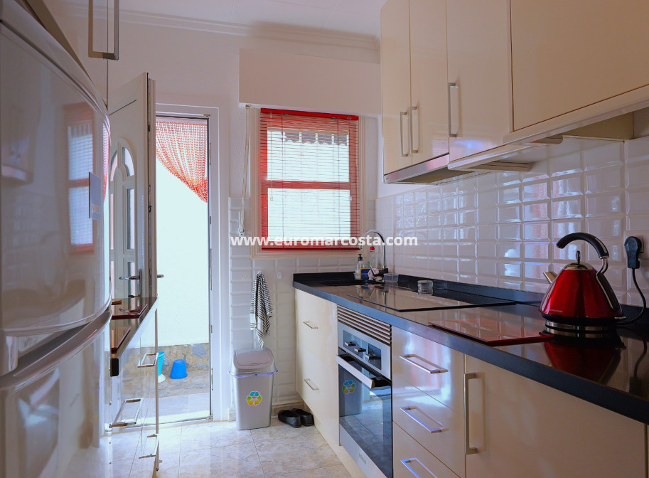 Sale - Villa - Torrevieja - Urbanización San Luis