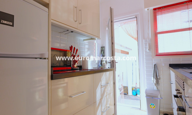 Sale - Villa - Torrevieja - Urbanización San Luis