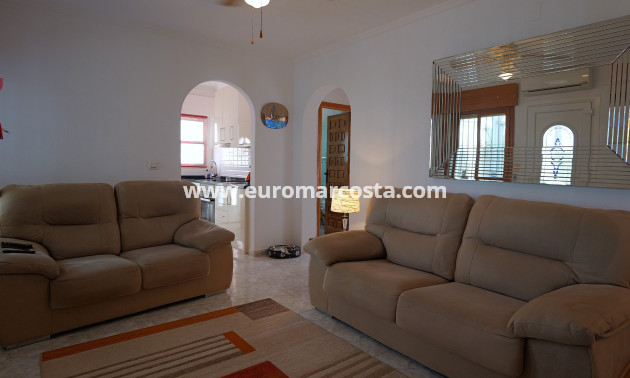 Sale - Villa - Torrevieja - Urbanización San Luis