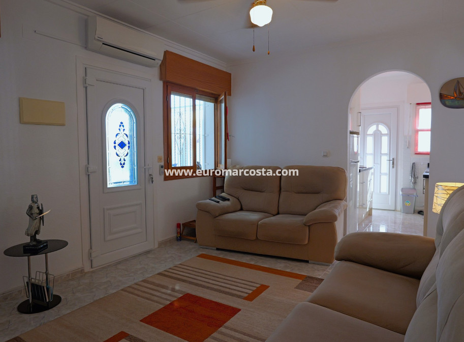 Sale - Villa - Torrevieja - Urbanización San Luis