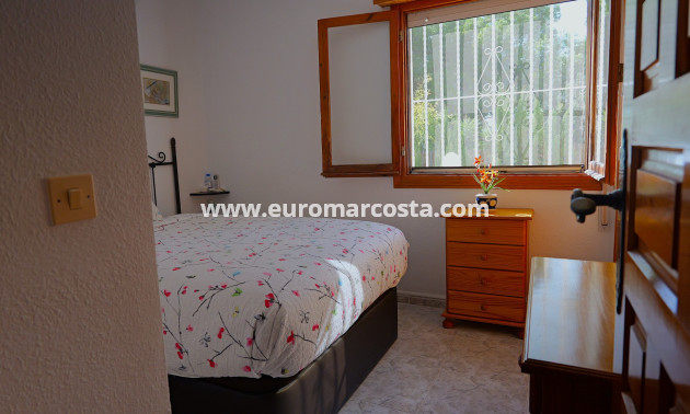 Sale - Villa - Torrevieja - Urbanización San Luis