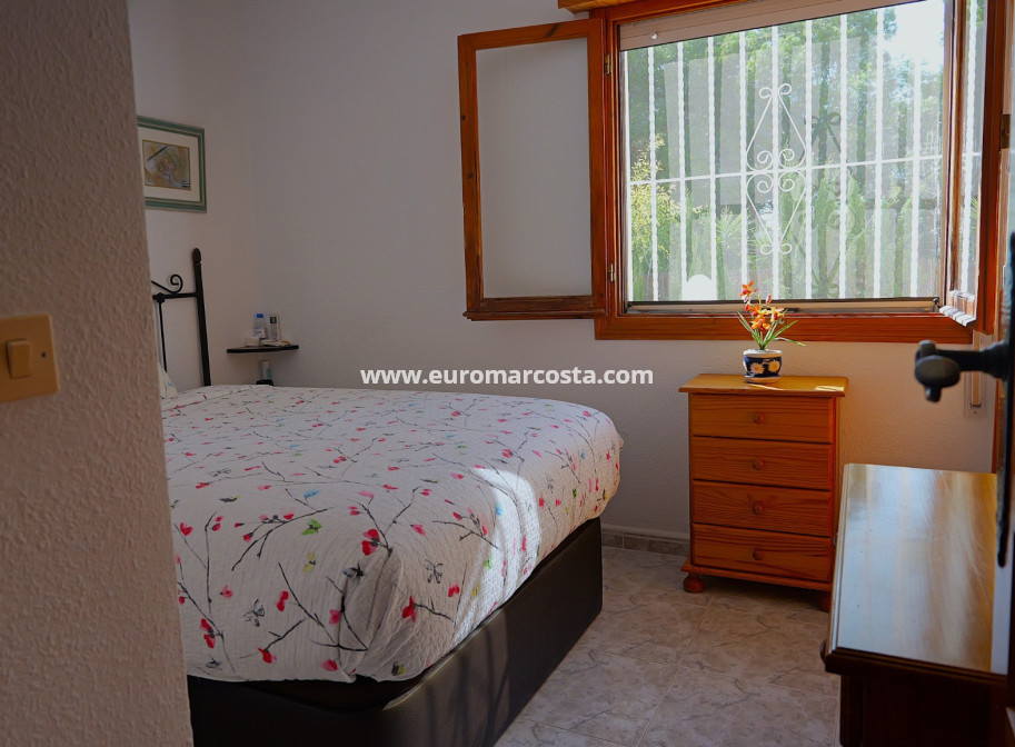 Sale - Villa - Torrevieja - Urbanización San Luis