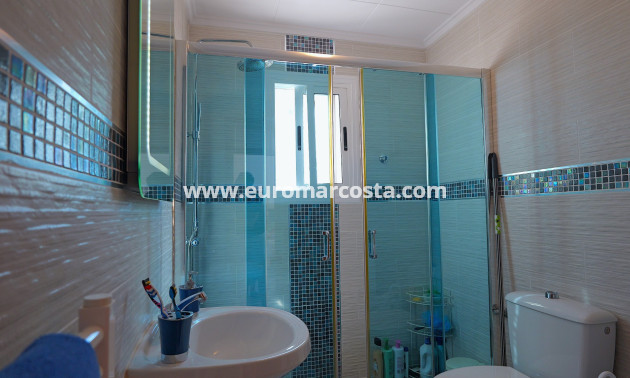 Sale - Villa - Torrevieja - Urbanización San Luis