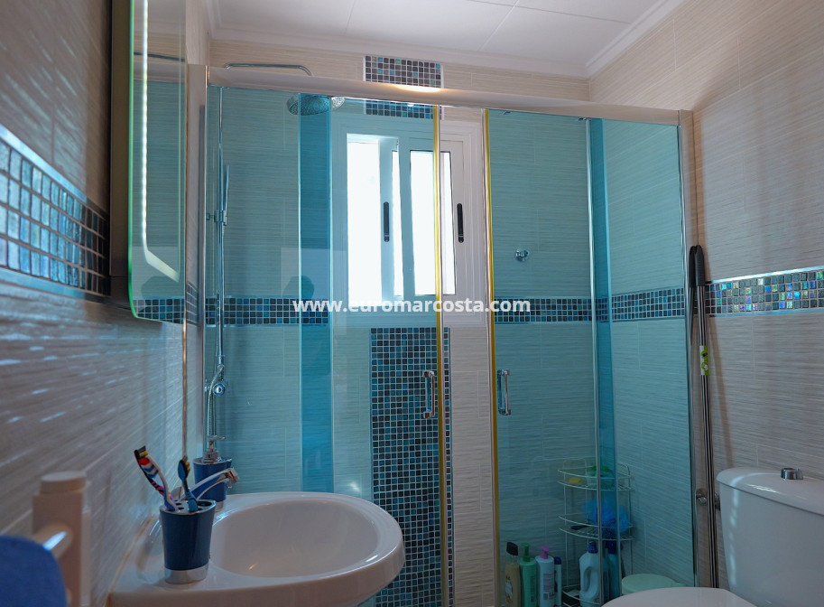 Sale - Villa - Torrevieja - Urbanización San Luis