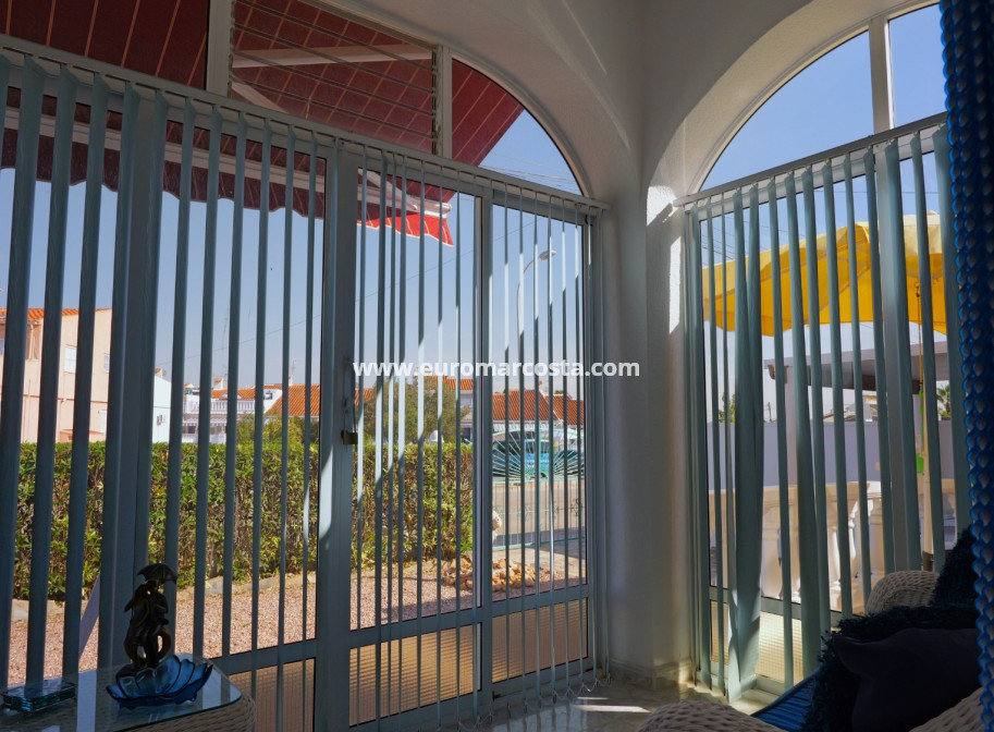 Sale - Villa - Torrevieja - Urbanización San Luis