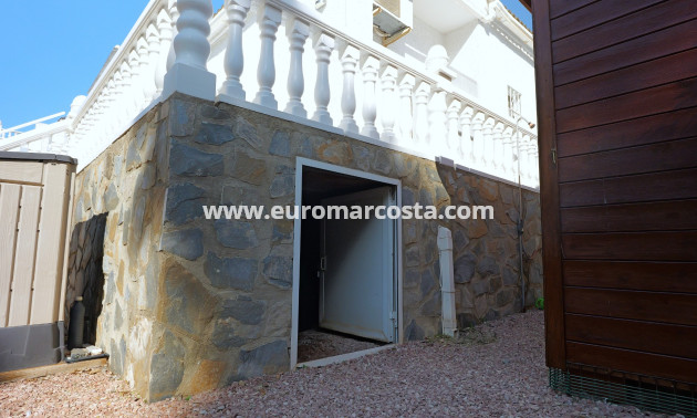 Sale - Villa - Torrevieja - Urbanización San Luis