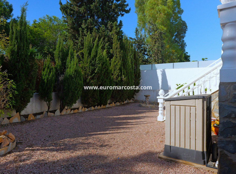 Sale - Villa - Torrevieja - Urbanización San Luis