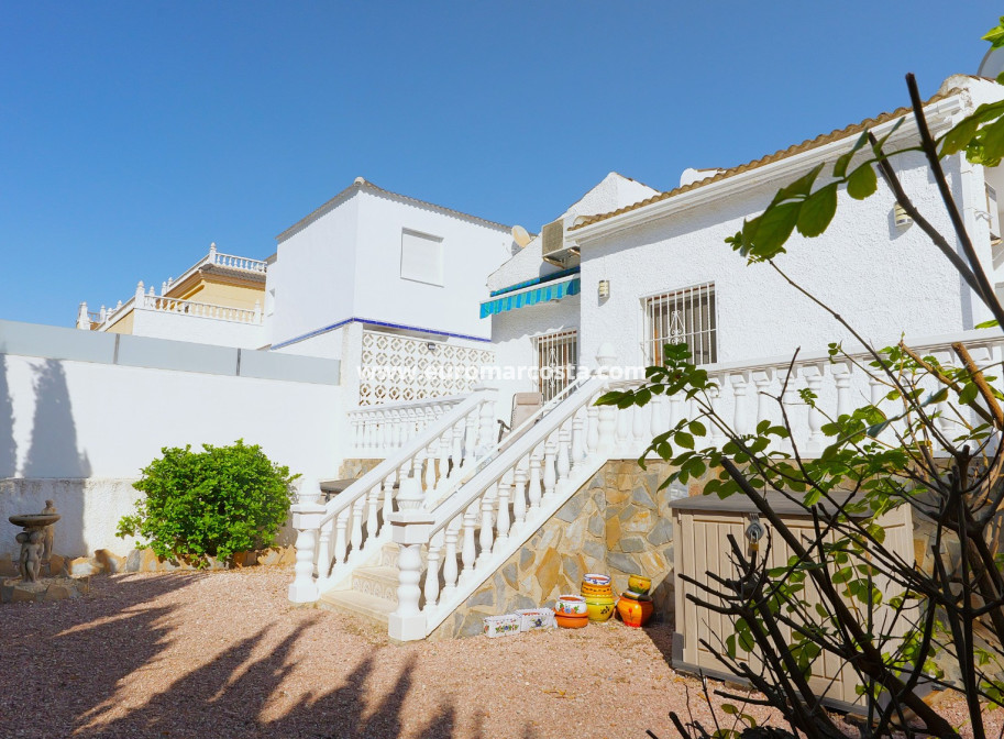 Sale - Villa - Torrevieja - Urbanización San Luis