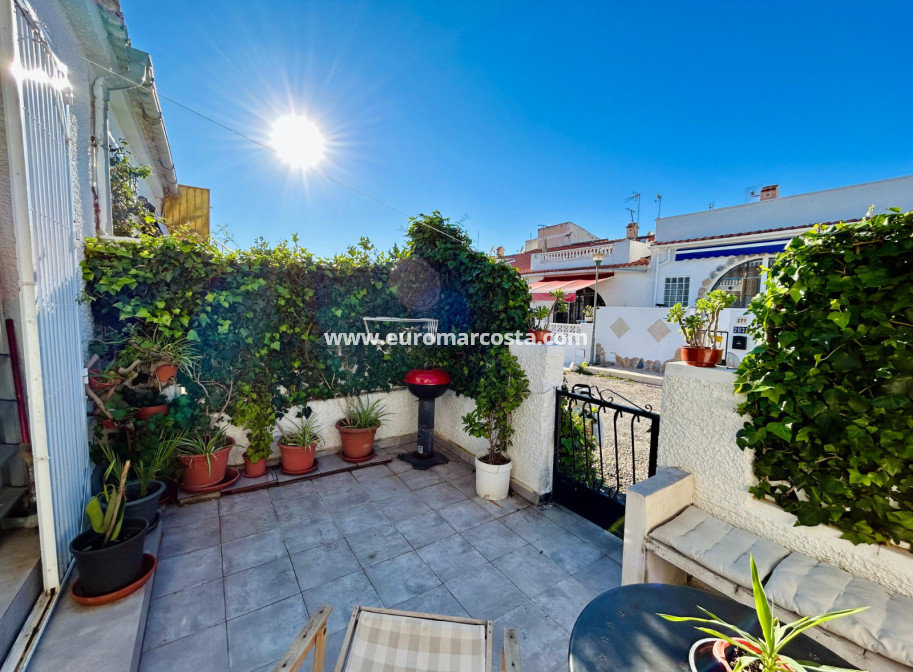 Objekte zum Wiederverkauf - Stadthaus - Torrevieja - Urbanización San Luis