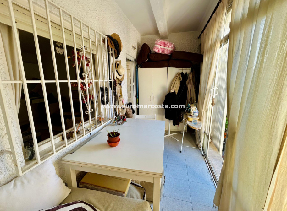 Objekte zum Wiederverkauf - Stadthaus - Torrevieja - Urbanización San Luis