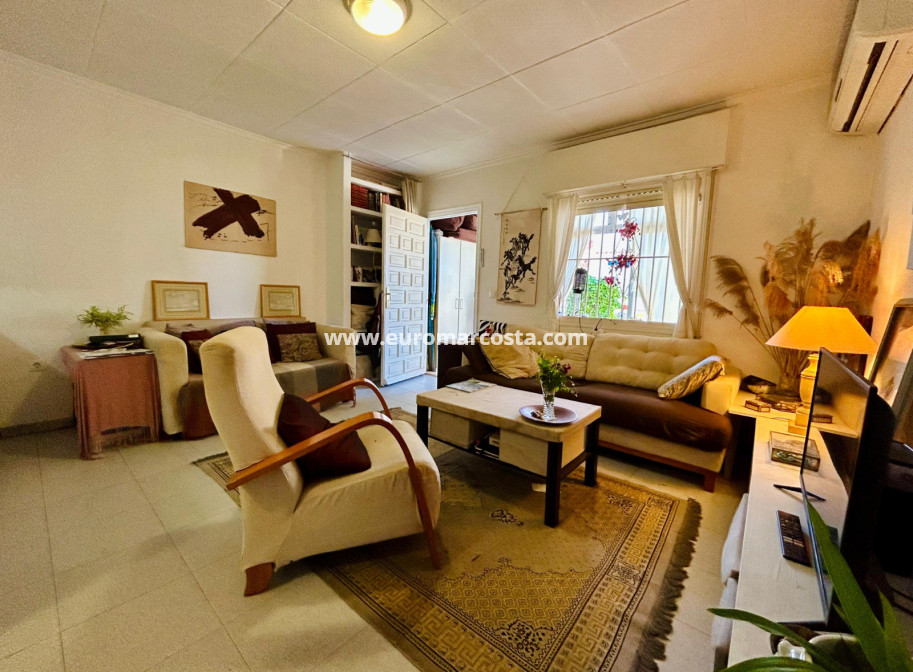 Objekte zum Wiederverkauf - Stadthaus - Torrevieja - Urbanización San Luis