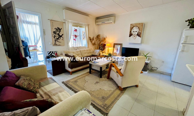 Objekte zum Wiederverkauf - Stadthaus - Torrevieja - Urbanización San Luis