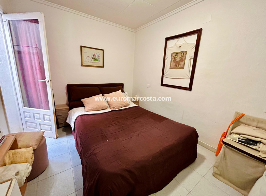 Objekte zum Wiederverkauf - Stadthaus - Torrevieja - Urbanización San Luis