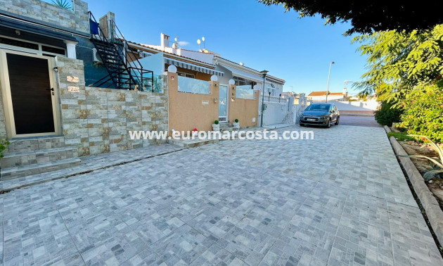 Venta - Adosado - Torrevieja - Urbanización San Luis