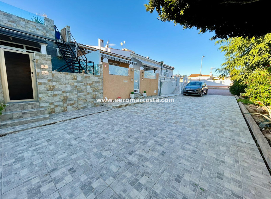 Venta - Adosado - Torrevieja - Urbanización San Luis