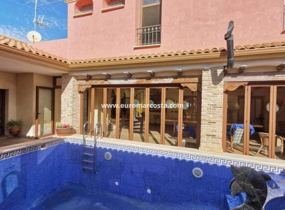 Sale - Villa - Orihuela