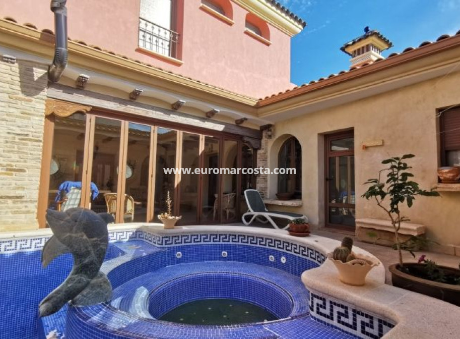 Sale - Villa - Orihuela