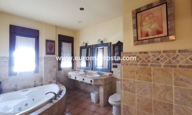 Sale - Villa - Orihuela