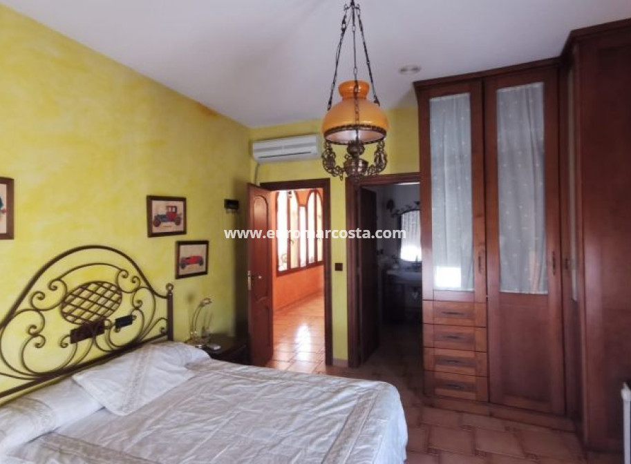 Sale - Villa - Orihuela