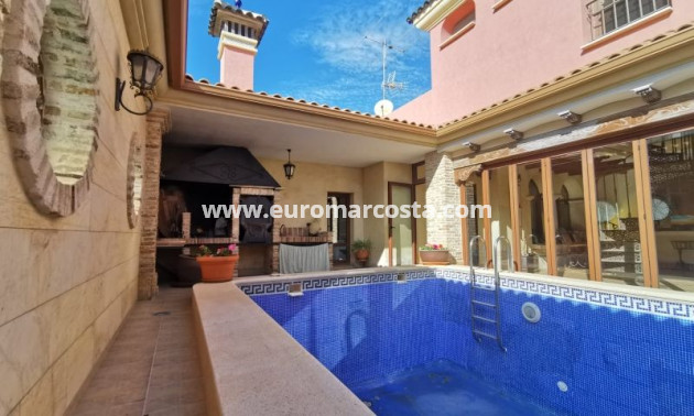 Sale - Villa - Orihuela