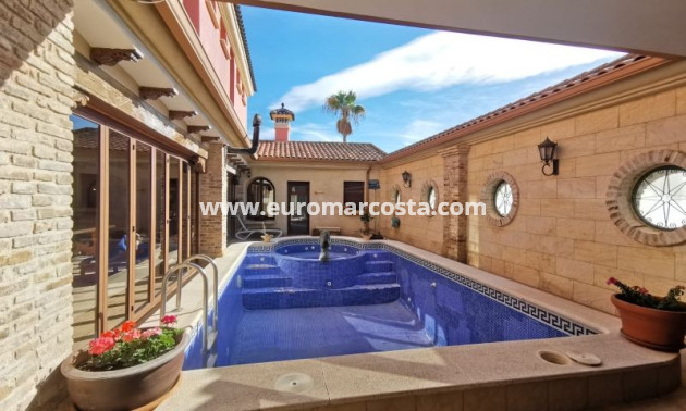 Sale - Villa - Orihuela