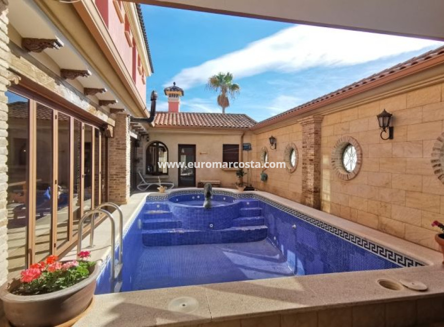 Sale - Villa - Orihuela