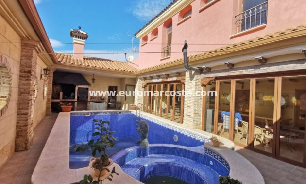 Sale - Villa - Orihuela
