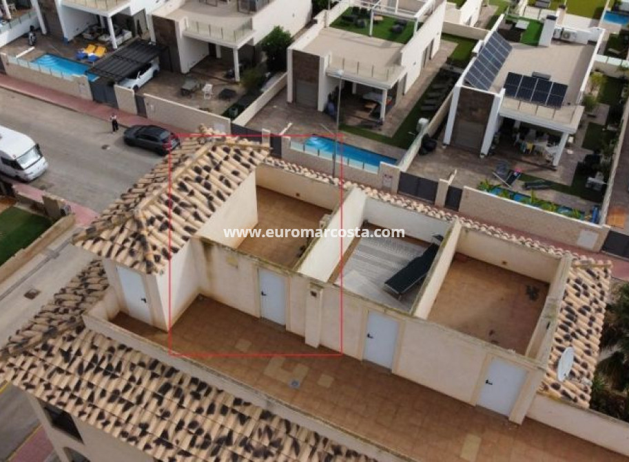 Objekte zum Wiederverkauf - Wohnung - Orihuela Costa