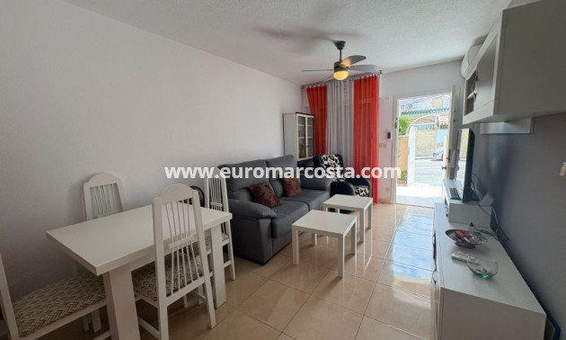 Sale - Townhouse - Torrevieja - TORREVIEJA