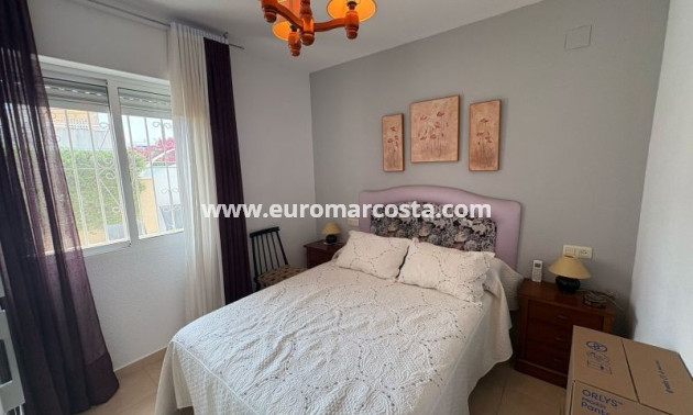 Sale - Townhouse - Torrevieja - TORREVIEJA