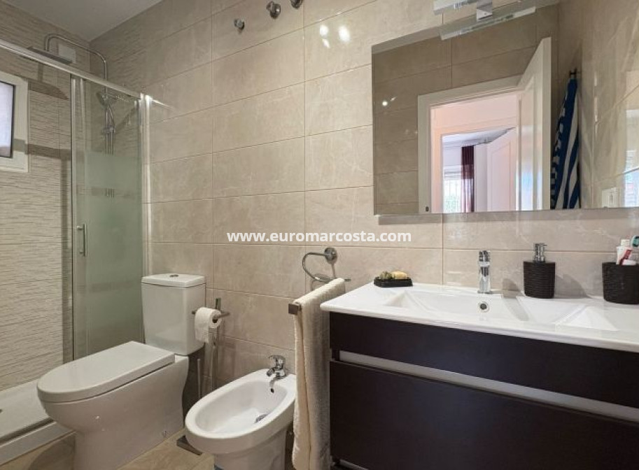 Sale - Townhouse - Torrevieja - TORREVIEJA